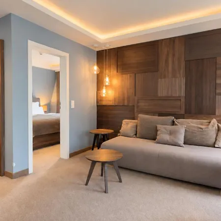 The Coastal Family & Friends 4*